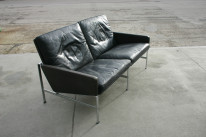Sofa in schwarzem Leder von Kill International - VINTAGE