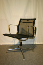 Aluchair in schwarz von Vitra, Modell EA 108 